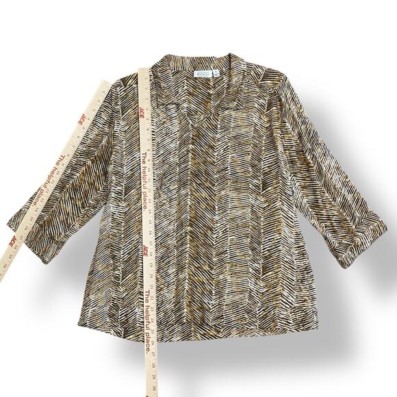 Masai Badutta Top V-Neck 3/4 Sleeve Size Small in color Tapenade - Picture 4 of 7